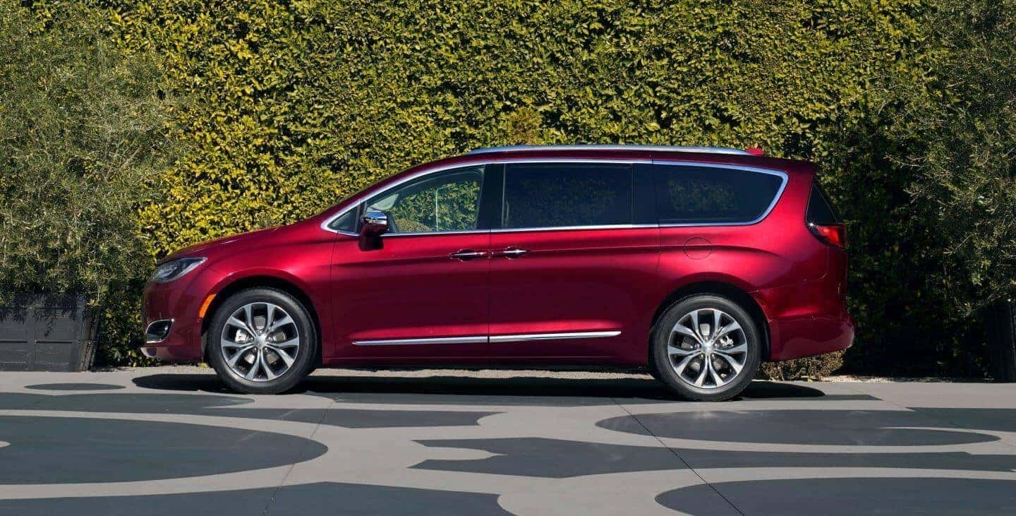 2018 Chrysler Pacifica Side Profile