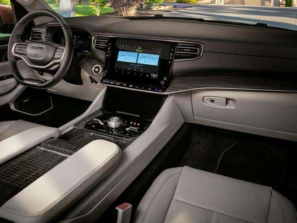 2022 Jeep Wagoneer Interior
