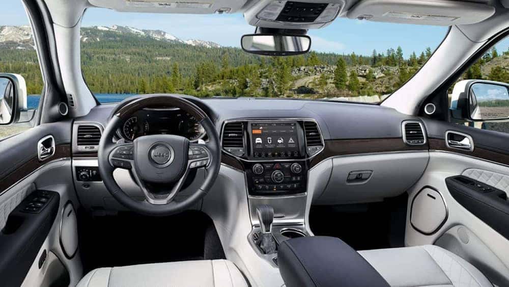 2019 Jeep Grand Cherokee dashboard