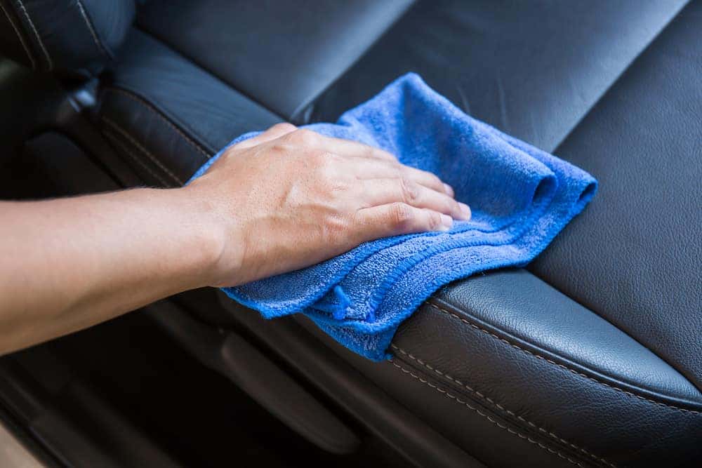 Cleaning Leather Seat 113731582 