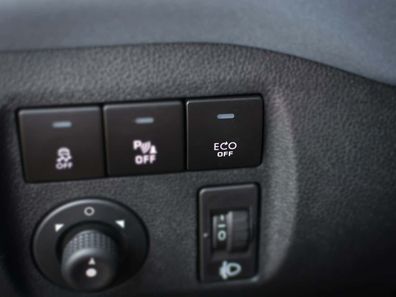 ECO OFF automatic start/stop button in a Citroën Berlingo 1.6 eHDi, photographed in 2015