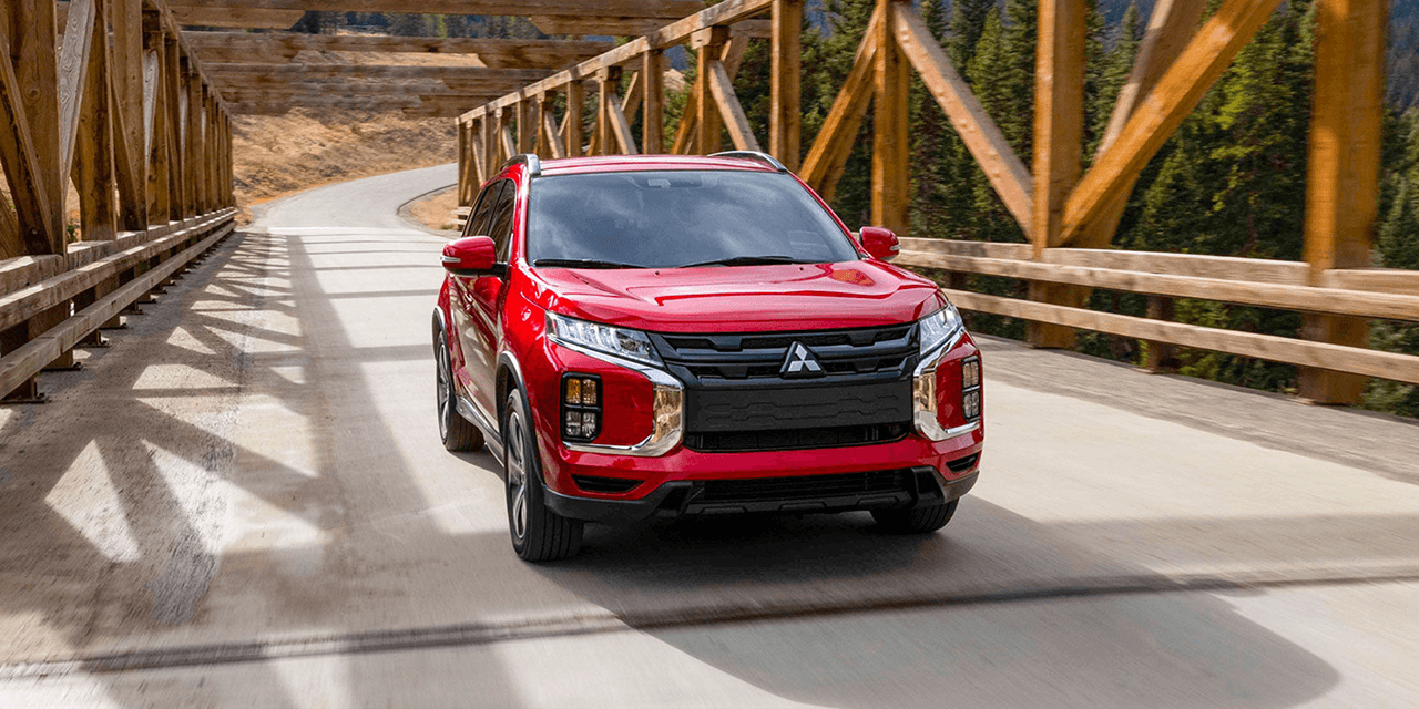 Comparing the 2024 Kia Sportage with the 2024 Mitsubishi Outlander