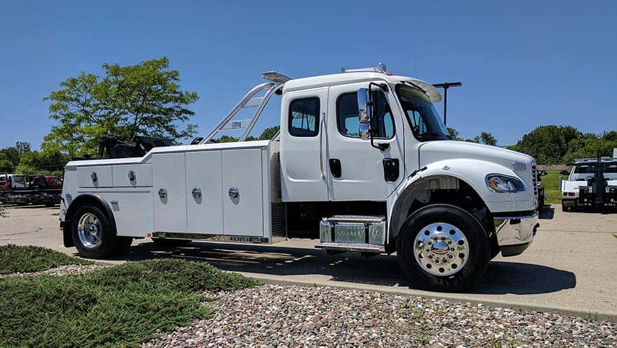 Heavy Duty Tow Trucks | Specifications & Info | Lynch Truck Center