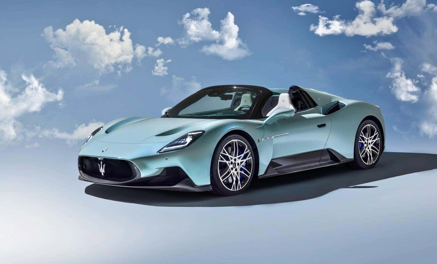 The 2023 Maserati MC20 Cielo supercar 