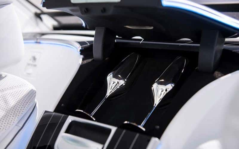 Mercedes-Maybach Sedan Champaign Flutes