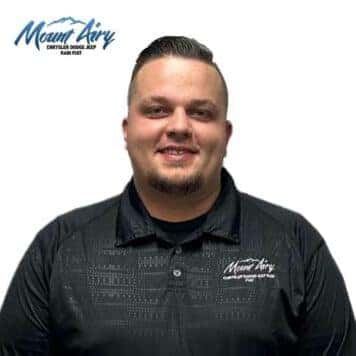 Dustin  Leonard