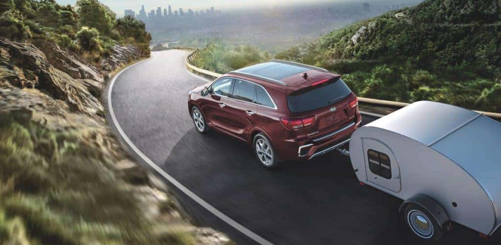 Kia Sorento towing a trailer