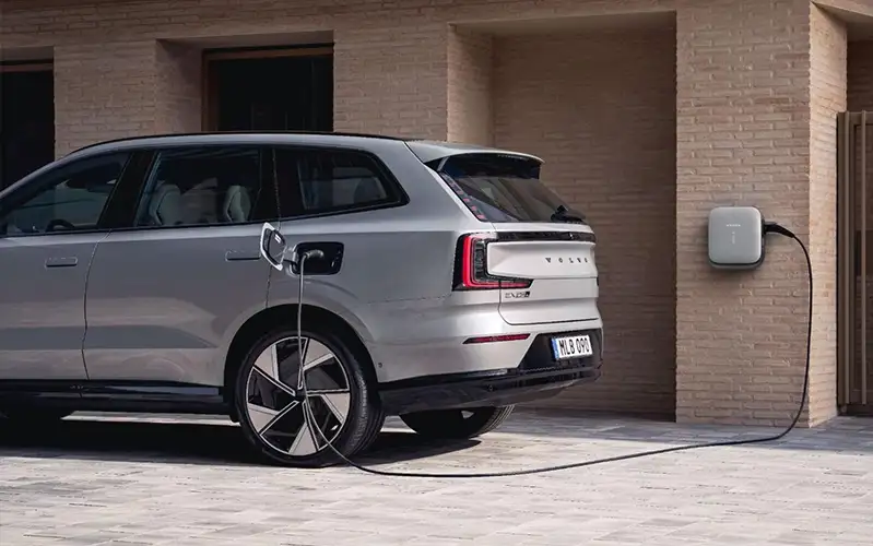 Volvo EX90 Charging