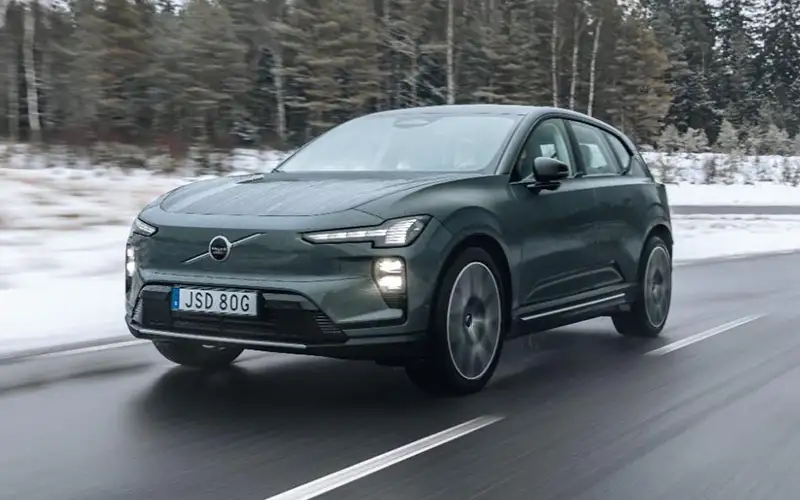 Volvo EX60 Snow