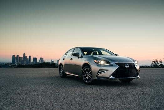 Lexus Introduces Premier Package for 2018 Lexus ES 350